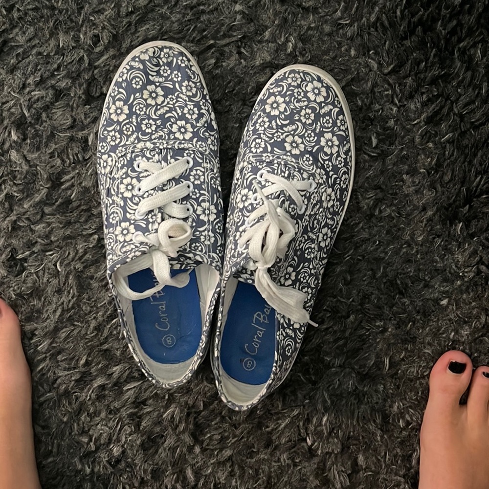 Womens Hawaiian blue flower shoes